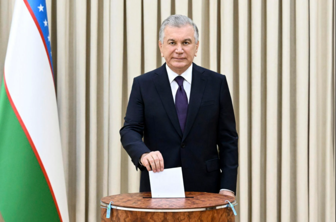 To keep their president in office until 2040, Uzbeks vote to amend the constitution 2023